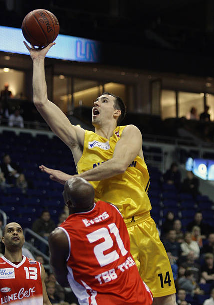 相比一些在 相比一些在