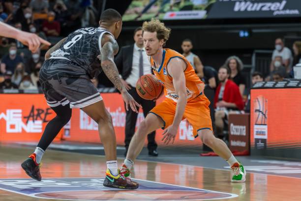 队始终走在 队始终走在