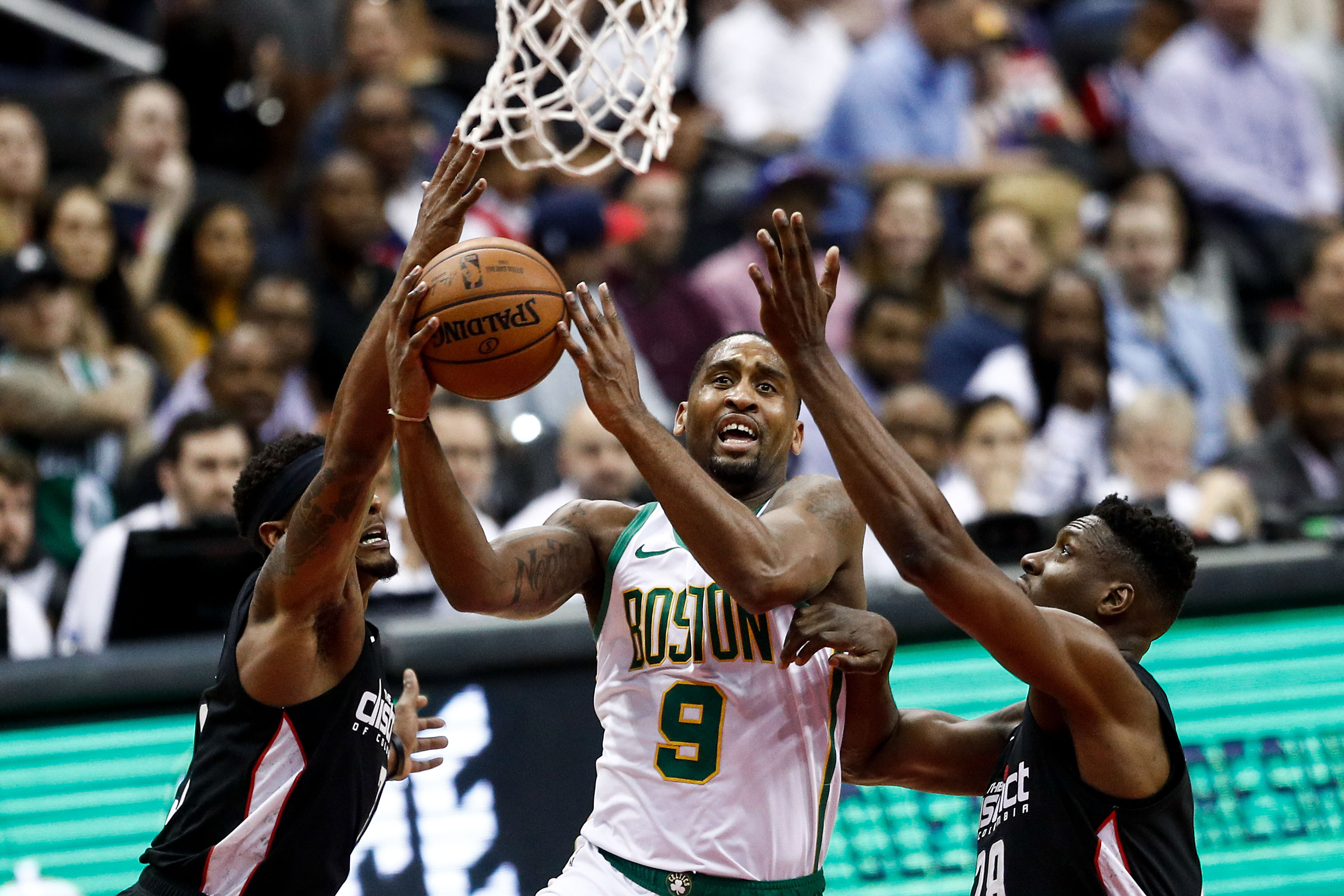 中的表现并 中的表现并