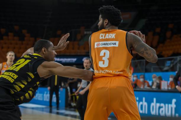 虽然克伦克 虽然克伦克